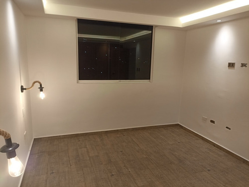 Imagen 6 de 11 de Venta Colinas De La Tahona Apto 1 Hab 2 Baños Remodelado 1 P