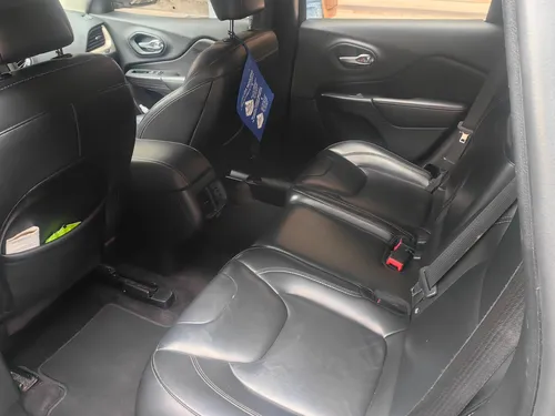 Jeep Cherokee 3.2 Longitude Plus
