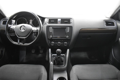 Volkswagen Vento 1.4t Comfortline Manual 2017 Rpm Moviles