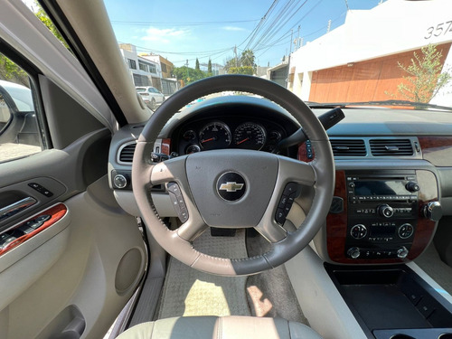 Chevrolet Suburban 5.3 Lt V8 . Piel 2da/ Banca At