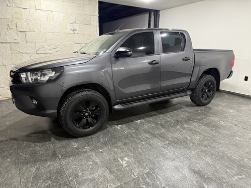 Toyota Hilux 2.7 Cabina Doble Sr Mt