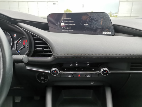 Imagen 2 de 14 de Mazda 3 Sedan Sport 7695