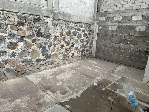 Casa De Una Planta Doble Altura Con Ubicación Privilegiada