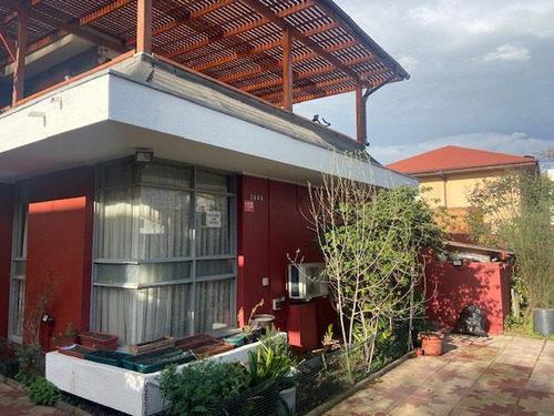 Casa En Venta De 6 Dorm. En Providencia