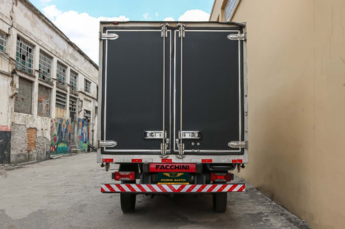 Imagem 5 de 13 de Iveco 35s14
