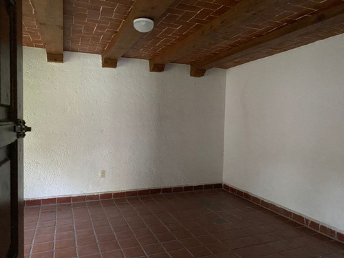 Comercial En Esquina Con Frente A La Avenida San Diego - Roq-825-cs