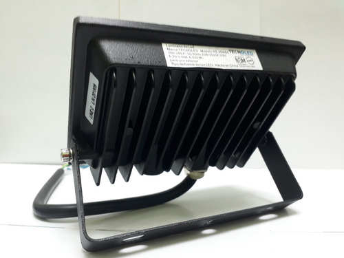 Imagen 3 de 4 de Reflector Led 30w Ip65 Blanco Calido Rs-30wbc Tecnoled