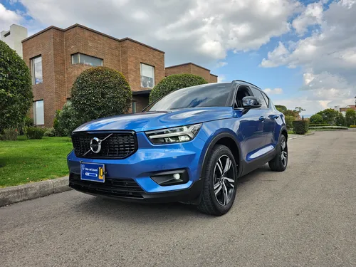 Volvo XC40 2.0 T4 R-Design