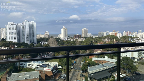 Imagen 2 de 25 de Apartamento En Venta De 1 Dormitorio Y Medio-place Lafayette - Punta Del Este Brava
