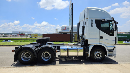Iveco Hiway 6x2 Ano 17 Teto Alto Automático Ar Condicionado