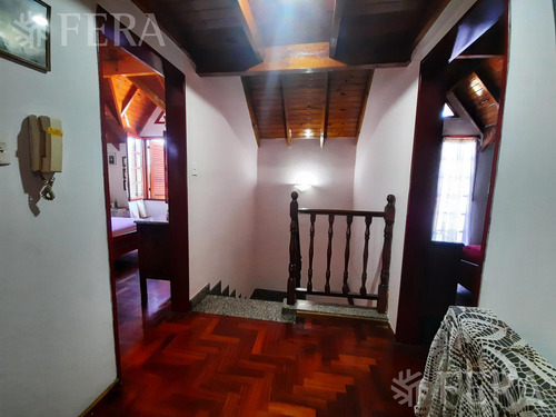 Venta De Casa De 5 Ambientes Con Cochera Y Local En Lanús Oeste