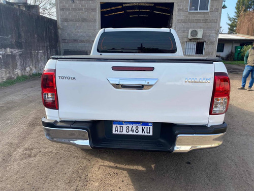 Imagen 7 de 13 de Toyota Hilux 2019 2.4 Cd Sr 150cv 4x2