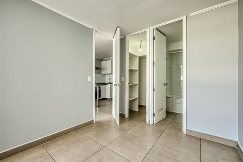 Arriendo Depto En Av Independencia. Piso 24. Vista Sur