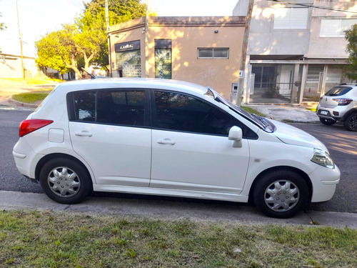 Nissan Tiida 1.8 Visia 5 p