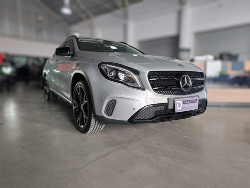 Mercedes-Benz Classe GLA 1.6 Night Turbo Flex 5p