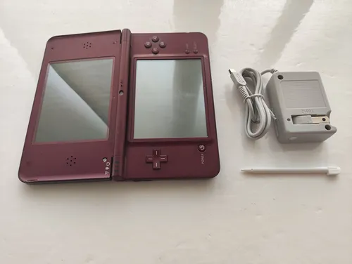 Consola Nintendo Dsi Xl Color Granate + 8gb + R4 + Stylus (Usado)
