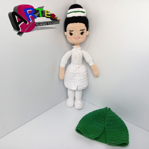Muñeca Enfermera Tejida A Crochet De 40cms De Altura (verde)