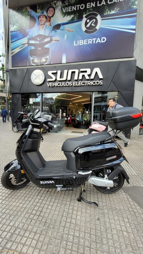 Imagen 12 de 25 de Moto Eléctrica Robot S /porta Equipaje Y Baúl De Regalo / A