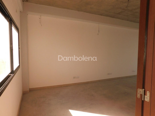 Imagen 10 de 19 de Oficina En Venta O Permuta Ubicado En Moreno, Moreno