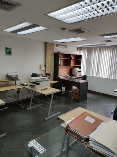 Imagen 12 de 14 de Oficina En Venta Centro Comercial Miranda