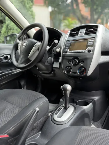 Nissan Versa 1.6 Advance