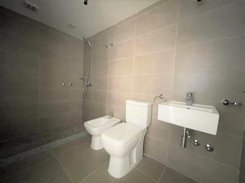 Apartamento A Estrenar Diseñado Por Carlos Ott