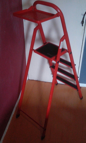 Escalera Raga Hierro Roja Plegable Bandeja 4 Peldaño Liviana