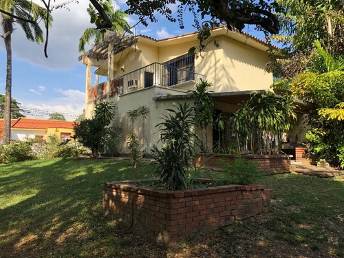 Jonathan Rodríguez Vende Casa Quinta Urb. Colinas De Guataparo Plc-920