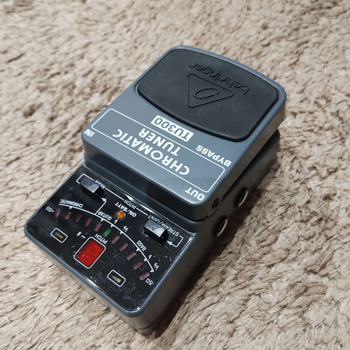 Pedal Behringer Tu300 Chromatic Tuner