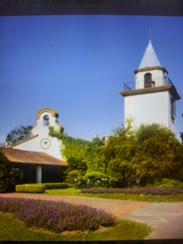 Parcela De Tres Niveles En Parque Memorial