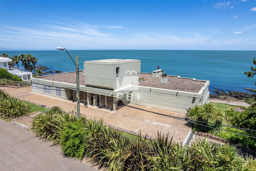 Venta Apartamento En Lomo De La Ballena 3 Dormitorios, Punta Ballena - Ventisquero - Ref : Pbi2921