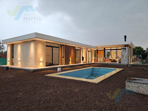 Venta De Casa Son Pileta - San Ramiro Pilar Del Este
