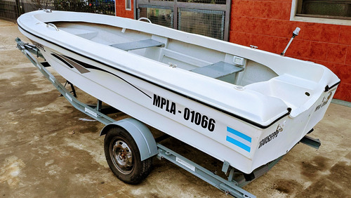 Bote Pescador 440 Mts. Accs. Como Nuevo - Nautica Milione