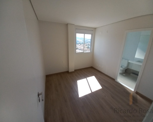 Imagem 20 de 24 de Vendo Outro Troco Ótimo Apartamento Alto Padrão Na Região Central Da Cidade, 3 Suítes E 2 Vagas De Garagem, Excelente Acabamento. - Ap00062 - 69922478