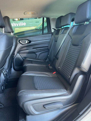Imagen 12 de 19 de Jeep Commander