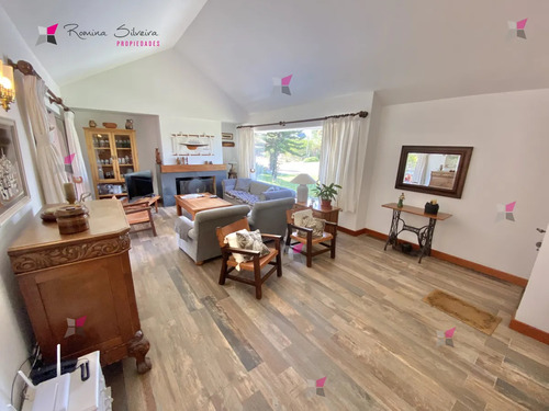 Casa En Venta 3 Dormitorios - Punta Ballena