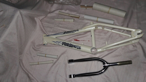 Cuadro Con Tijera Fishbone Ninja. Bmx Midschool. No Gt Dyno. Blanco (Usado)