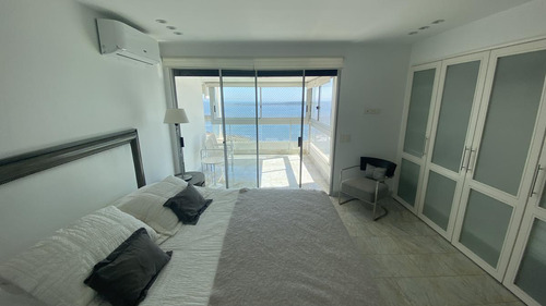 Apto, Vista Al Mar, Parrillero Propio, 3 Dorm Mas Servicio