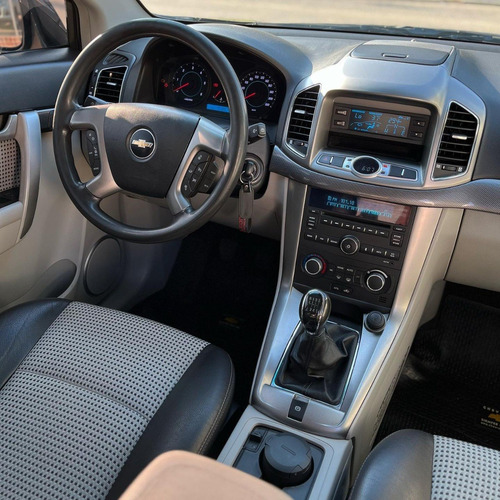 Imagen 6 de 15 de Chevrolet Captiva 2.2 Tdi Manual 7 Asientos Lt 4x4 Año 2012