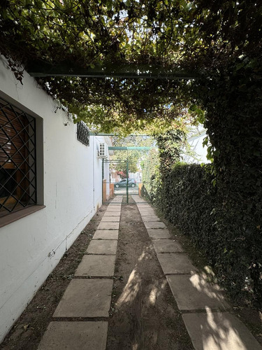 Barrio Juniors - Se Vende Casa De 2 Dorm - Patio Con Asador - Disponibilidad Inmediata