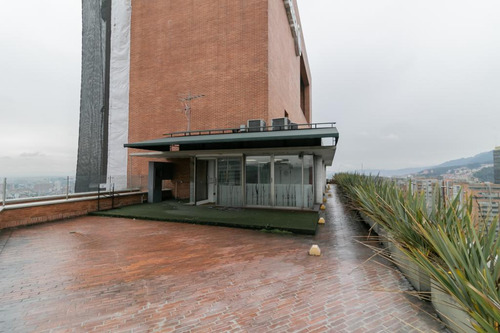 Oficina En Arriendo En Centro Internacional. Cod A1094008