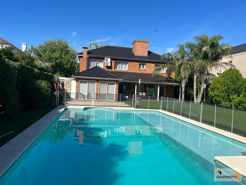 Casa En Venta Y Alquiler En Septiembre, Escobar. 5 Ambientes