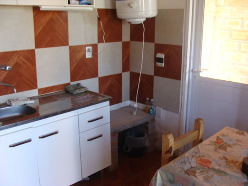 Casa Con Pileta, En Alquiler En Lavalle