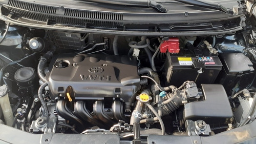Toyota Yaris 2012 Yaris Version Full