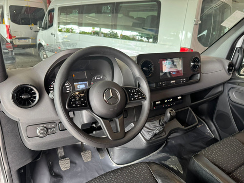 Sprinter 417 16 Lugares Executiva Ano 2025 Financio