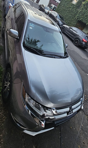 Mitsubishi Outlander 2.4 Se Plus Cvt