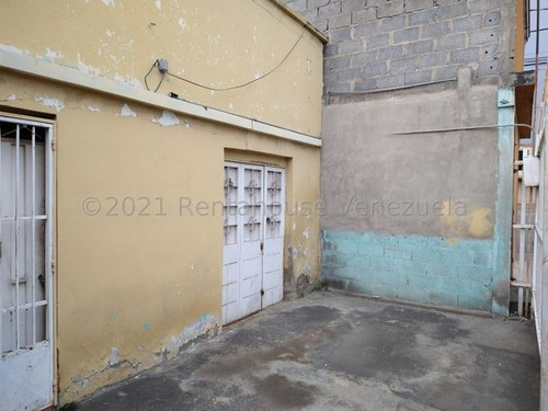 Imagen 24 de 30 de Casa Comercial En Venta Zona Centro Este Barquisimeto, Zona Comercial, Gas Directo Por Tuberias, No Falta Servicio Electrico. Inf. 0424-5620928 Flex 22-11859 Z18