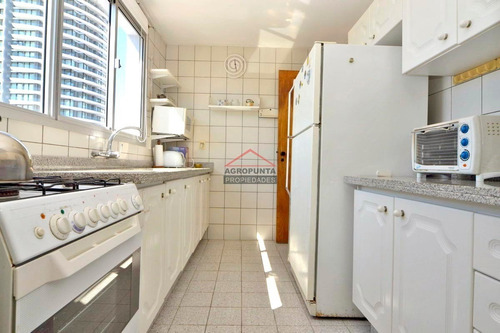 Apartamento En Playa Mansa 2 Dormitorios - Ref: 5105