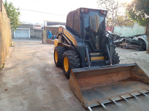 Imagem 4 de 8 de New Holland 220
