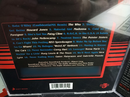 Cd Stranger Things Temporada 1 Y 3 Soundtrack (Usado)